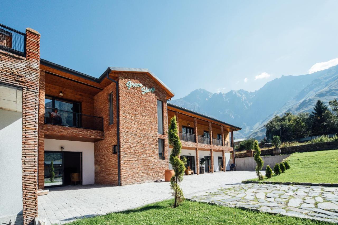 Green Sheep Hotel Kasbegi Buitenkant foto